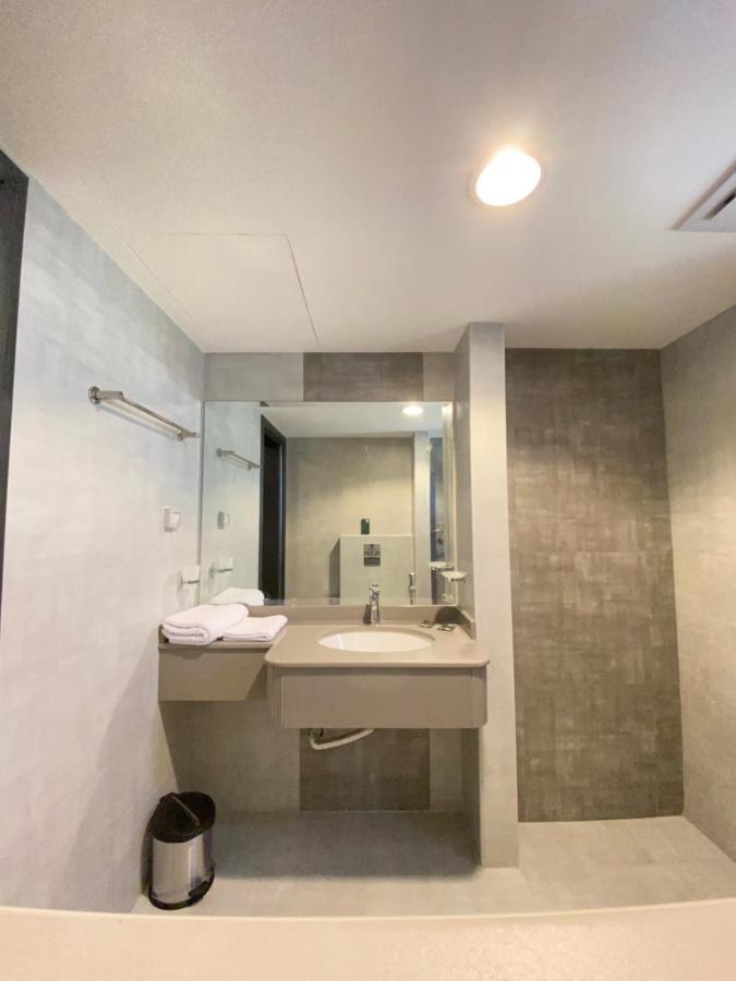 Alfalak Hotel Seeb Εξωτερικό φωτογραφία